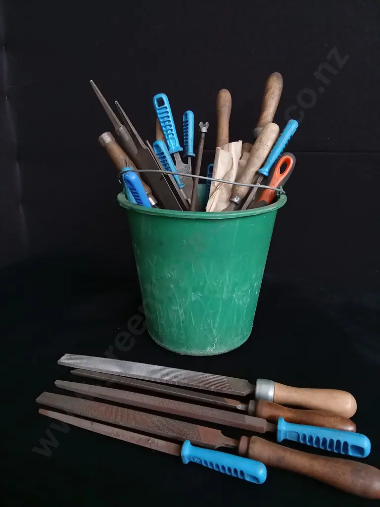 BUCKET OF METAL FILES AND RASPS Image 1++