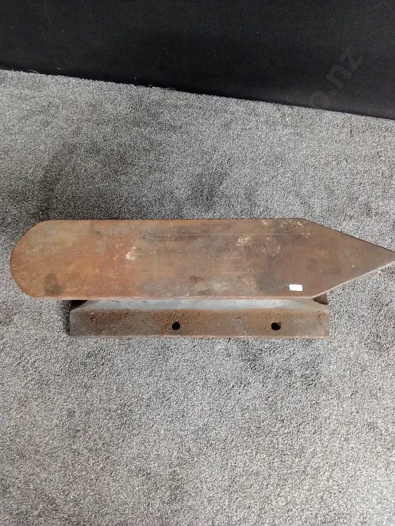 VINTAGE ANVIL Image 1++