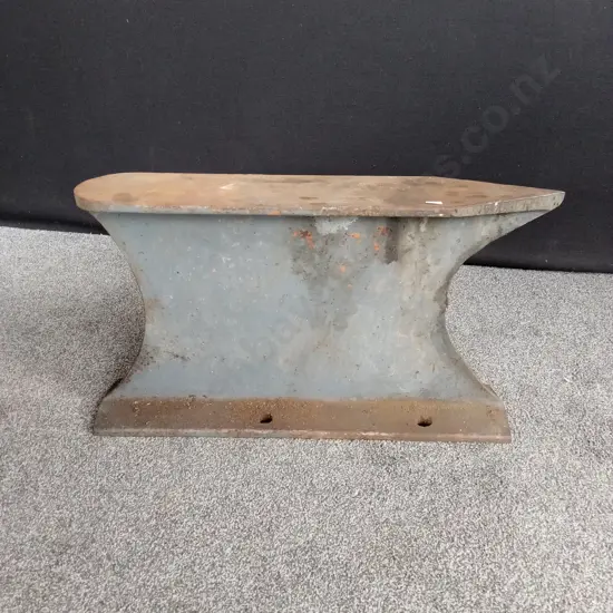VINTAGE ANVIL