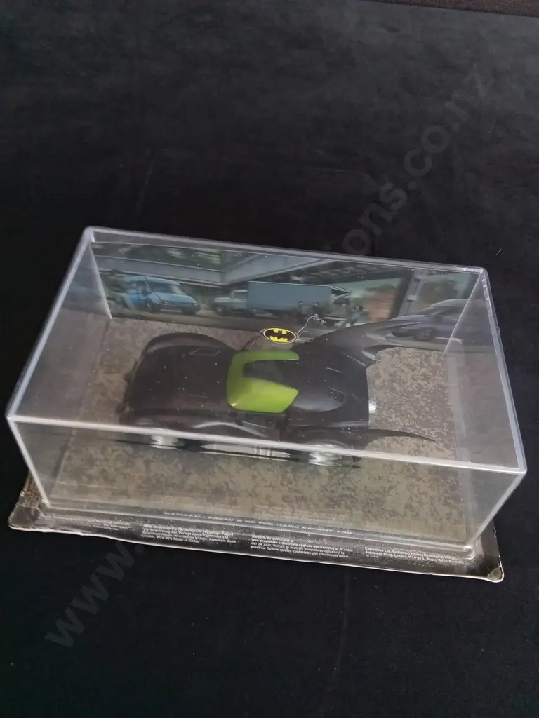 BATMOBILE LEGENDS OF THE DARK KNIGHT #30 EAGLEMOSS AUTOMOBILIA PACKAGED Image 1++