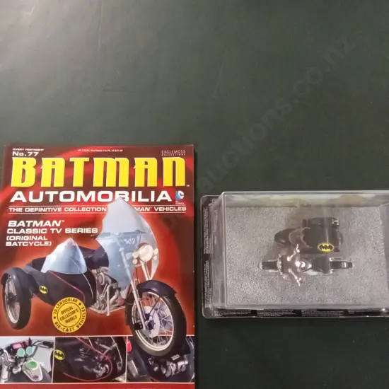EAGLEMOSS BATMAN AUTOMOBILIA ORIGINAL BATCYCLE DIECAST MODEL 1:43 PACKAGED PLUS CORRESPONDING MAGAZINE