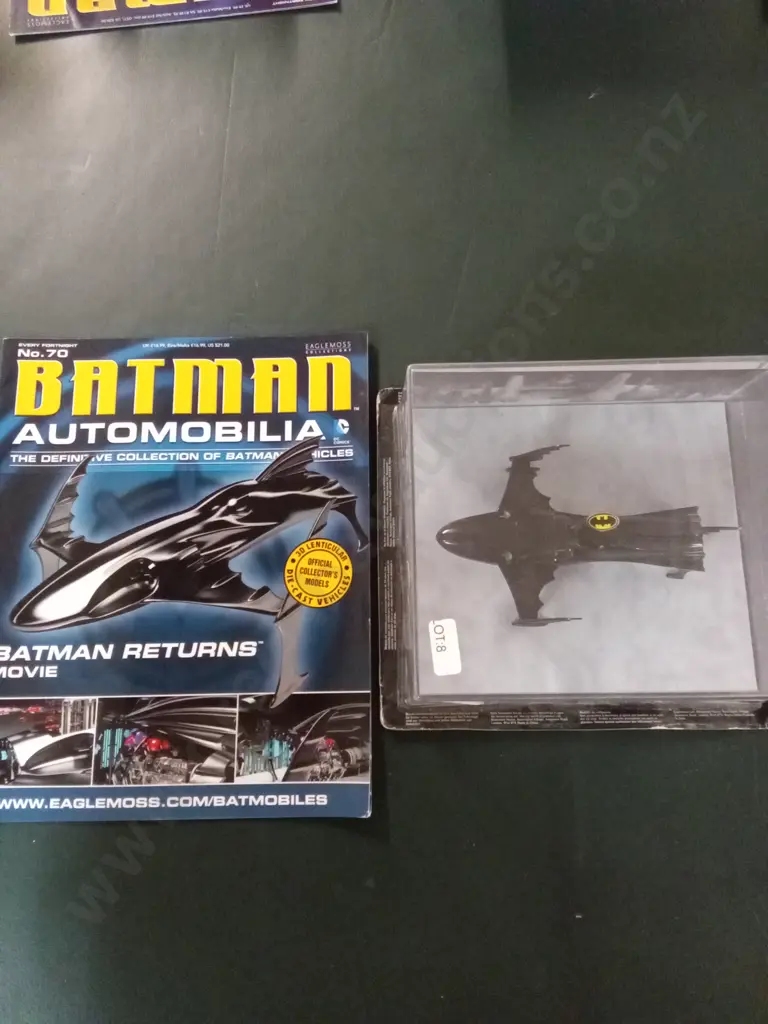 EAGLEMOSS BATMAN RETURNS AUTOMOBILIA SKI BOAT #70 DIECAST MODEL 1:43 PACKAGED PLUS CORRESPONDING MAGAZINE Image 1++