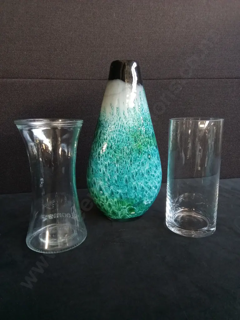 3 PIECES VASES Image 1++