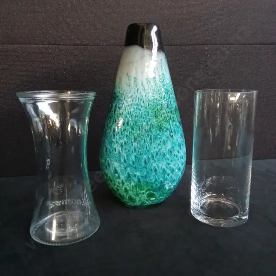 3 PIECES VASES