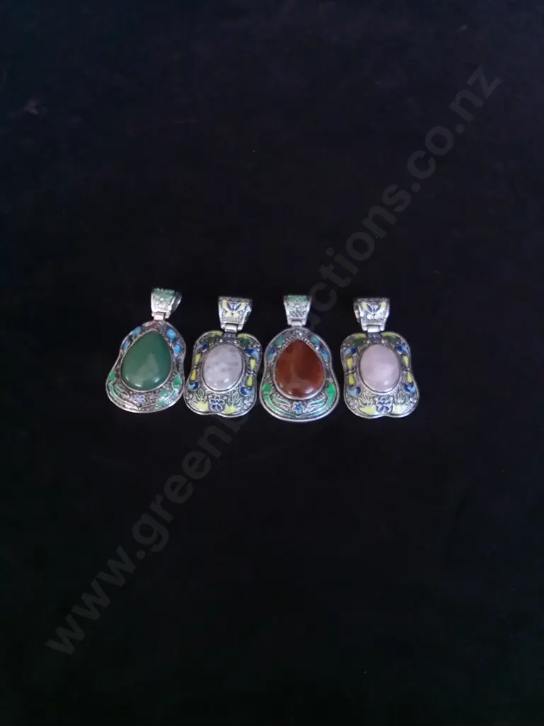 4 PENDANTS Image 1++