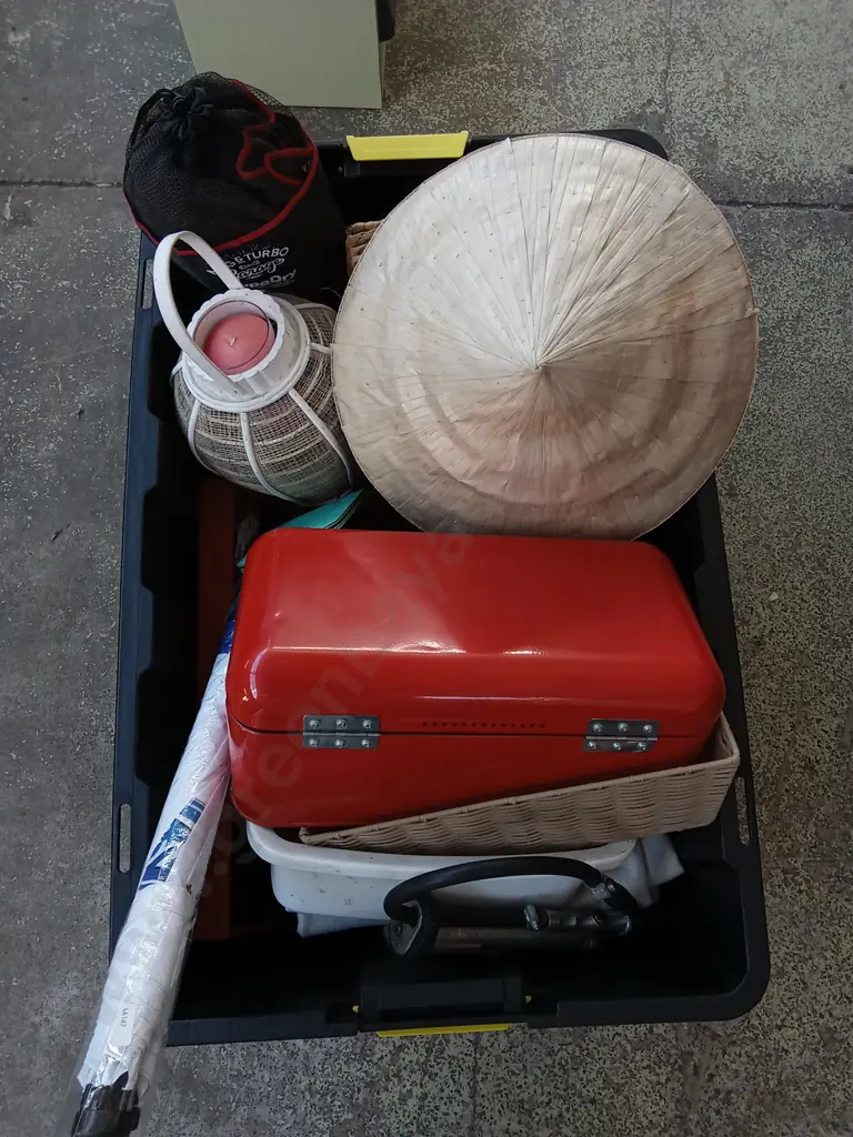 BOX LOT OF ASSORTED ITEMS Image 1++