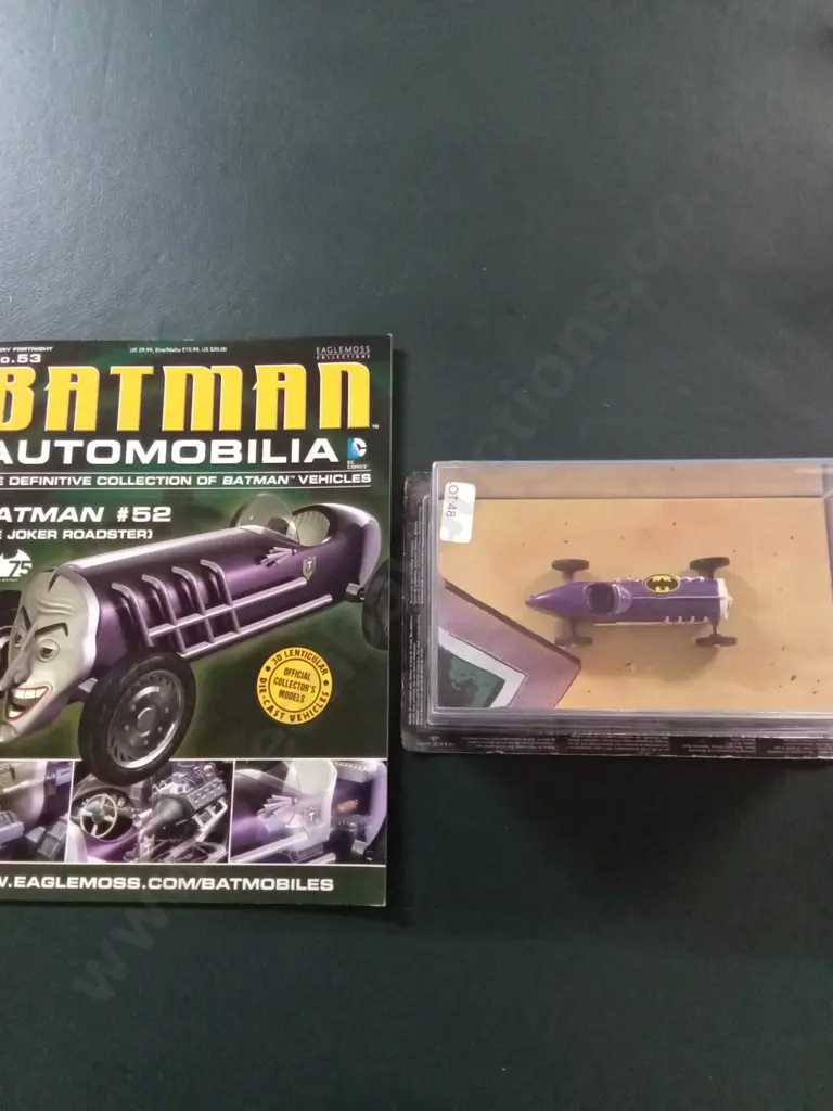 EAGLEMOSS BATMAN AUTOMOBILIA #52 JOKER ROADSTER 1:43 PACKAGED PLUS CORRESPONDING MAGAZINE Image 1++