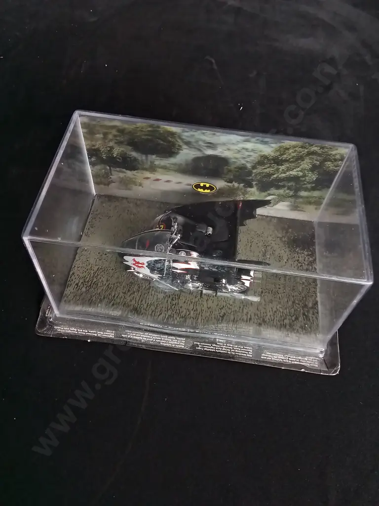 EAGLEMOSS BATMAN AUTOMOBILIA BATCYCLE 1:43 PACKAGED Image 1++