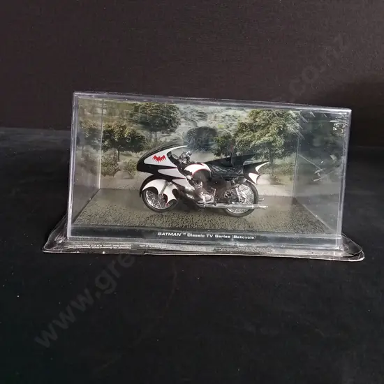 EAGLEMOSS BATMAN AUTOMOBILIA BATCYCLE 1:43 PACKAGED