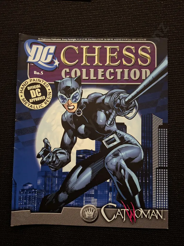 EAGLEMOSS DC CHESS COLLECTION CATWOMEN PIECE PLUS CORRESPONDING BOOKLET Image 1++