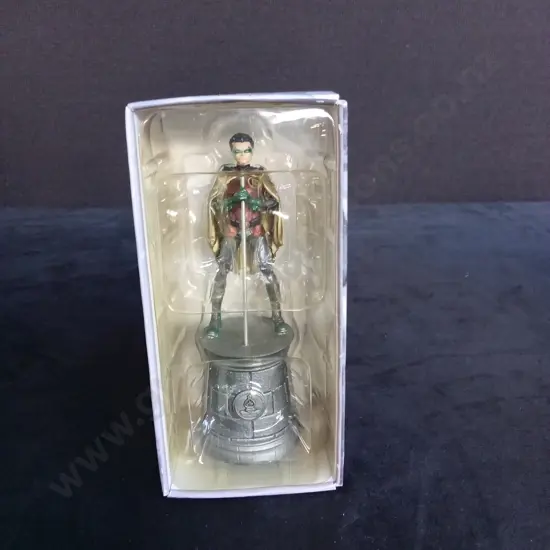 EAGLEMOSS DC CHESS COLLECTION ROBIN PIECE PLUS CORRESPONDING BOOKLET