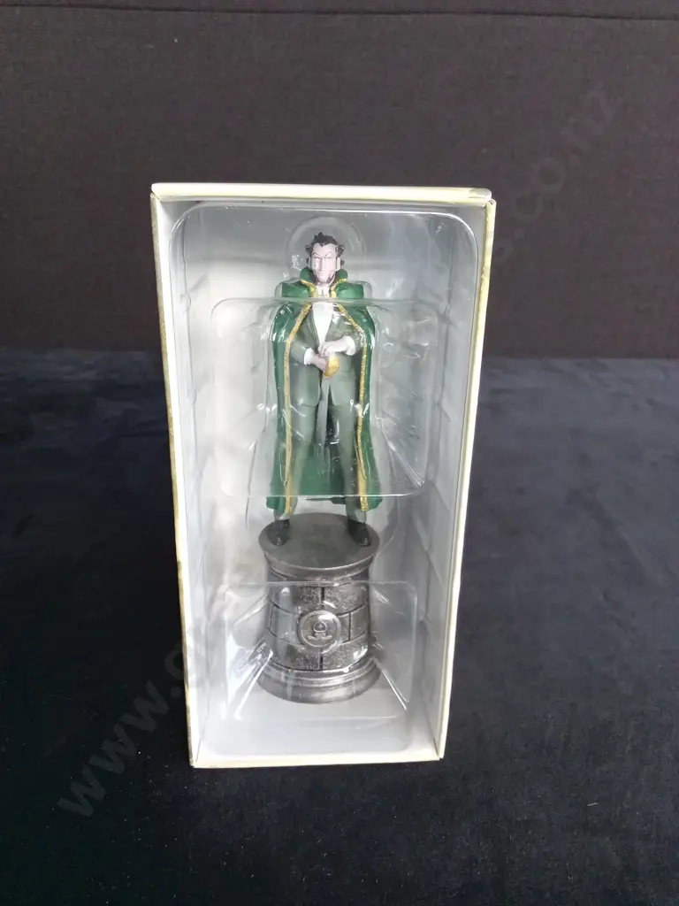 EAGLEMOSS DC CHESS COLLECTION RAS AL GHUL PIECE PLUS CORRESPONDING BOOKLET Image 1++