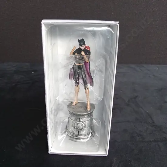 EAGLEMOSS DC CHESS COLLECTION BATGIRL PIECE PLUS CORRESPONDING BOOKLET