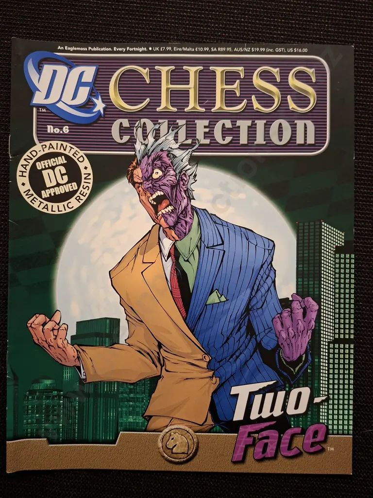 EAGLEMOSS DC CHESS COLLECTION TWO FACE PIECE PLUS CORRESPONDING BOOKLET Image 1++