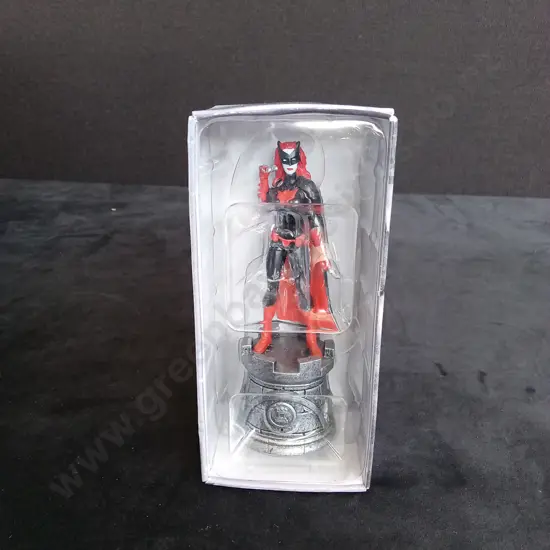 EAGLEMOSS DC CHESS COLLECTION BATWOMAN PIECE PLUS CORRESPONDING BOOKLET