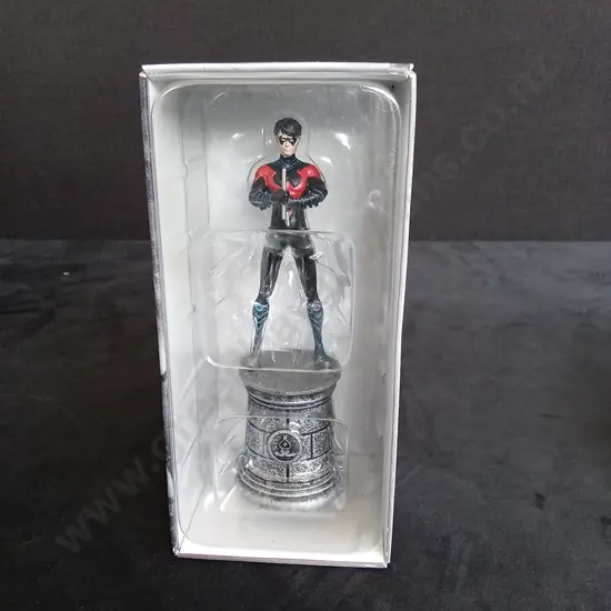 EAGLEMOSS DC CHESS COLLECTION NIGHTWING PIECE PLUS CORRESPONDING BOOKLET