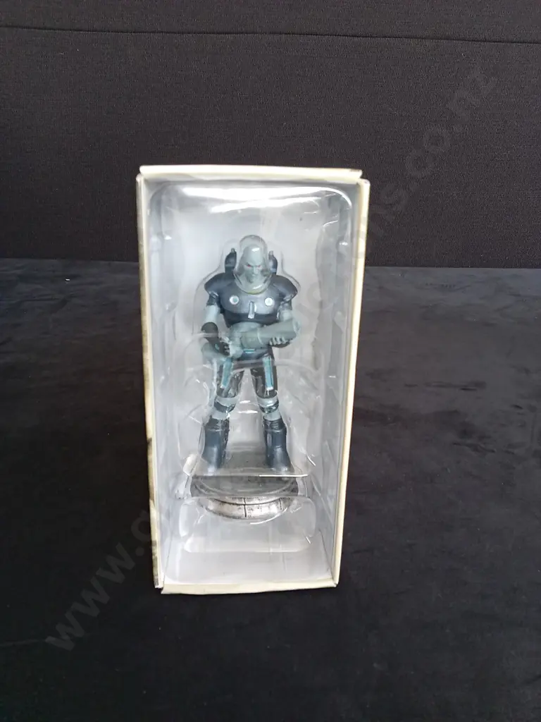 EAGLEMOSS DC CHESS COLLECTION MR FREEZE PIECE PLUS CORRESPONDING BOOKLET Image 1++