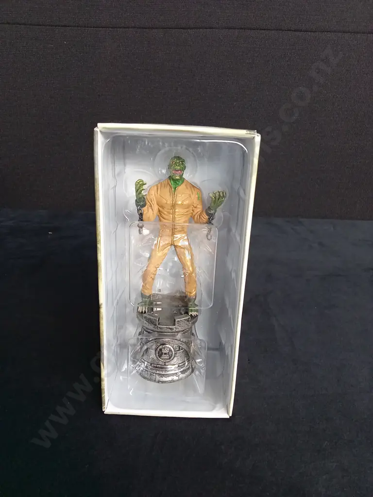 EAGLEMOSS DC CHESS COLLECTION KILLER CROC PIECE PLUS CORRESPONDING BOOKLET Image 1++