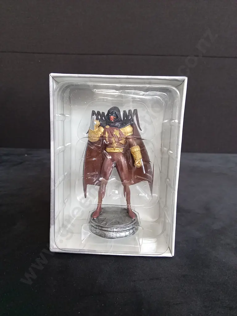 EAGLEMOSS DC CHESS COLLECTION AZRAEL PIECE PLUS CORRESPONDING BOOKLET Image 1++