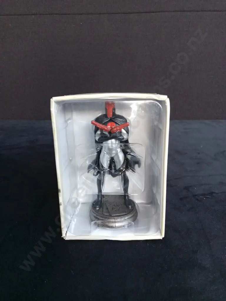 EAGLEMOSS DC CHESS COLLECTION RED HOOD PIECE PLUS CORRESPONDING BOOKLET Image 1++