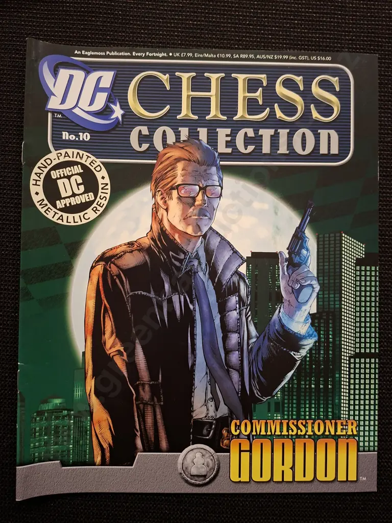 EAGLEMOSS DC CHESS COLLECTION COMMISSIONER GORDON PIECE PLUS CORRESPONDING BOOKLET Image 1++