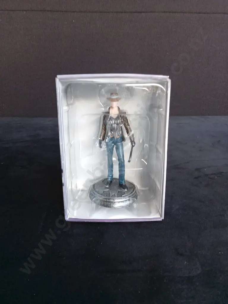 EAGLEMOSS DC CHESS COLLECTION THE QUESTION PIECE PLUS CORRESPONDING BOOKLET Image 1++