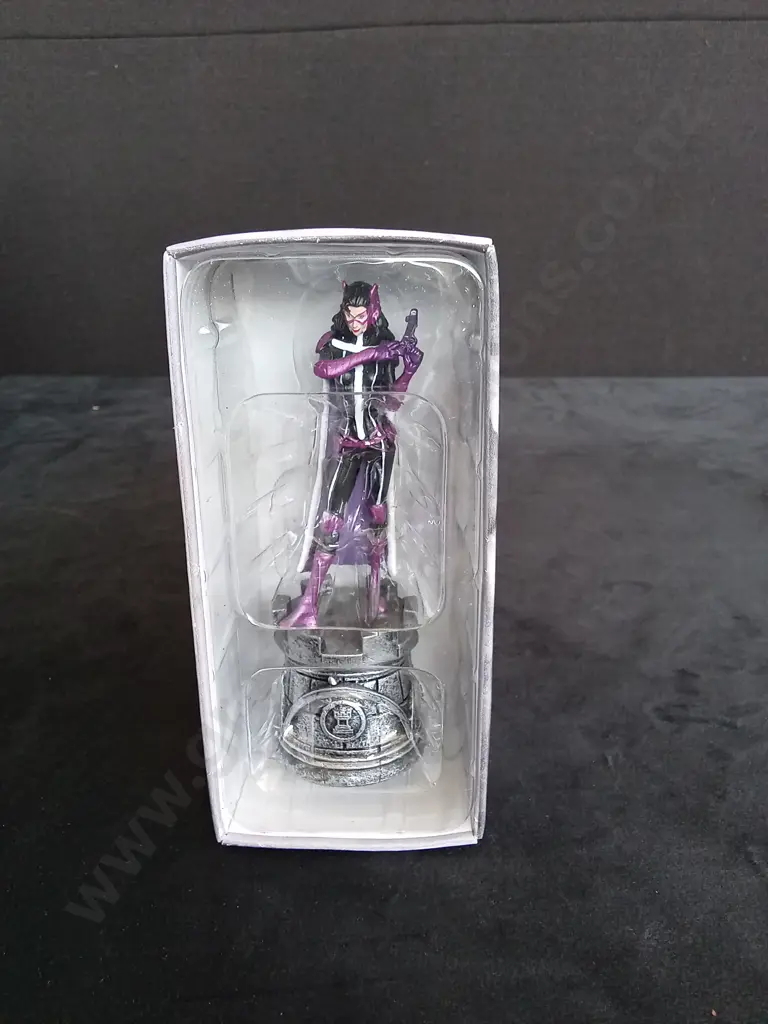 EAGLEMOSS DC CHESS COLLECTION HUNTRESS CAZADORA PIECE PLUS CORRESPONDING BOOKLET Image 1++