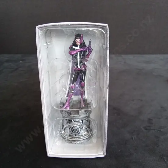 EAGLEMOSS DC CHESS COLLECTION HUNTRESS CAZADORA PIECE PLUS CORRESPONDING BOOKLET