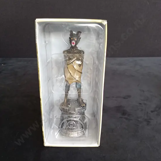 EAGLEMOSS DC CHESS COLLECTION MAN BAT PIECE PLUS CORRESPONDING BOOKLET