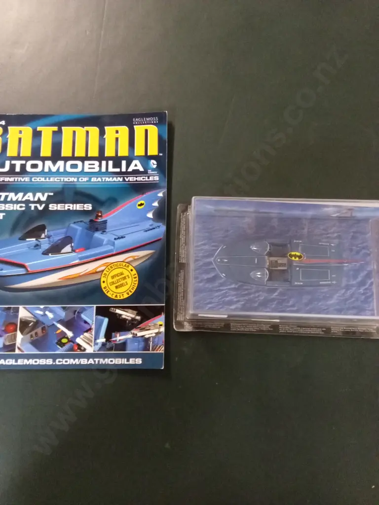 EAGLEMOSS BATMAN AUTOMOBILIA TV SERIES BAT BOAT#24 DIECAST MODEL 1:43 PACKAGED PLUS CORRESPONDING MAGAZINE Image 1++
