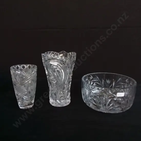 3 DECORATIVE GLASS ITEMS