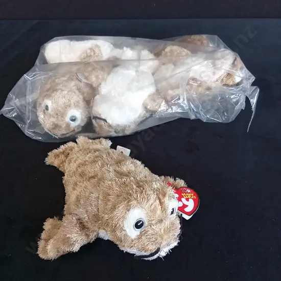 BRAND NEW BAG OF 6 TY BEANIE BABIES "FINS THE SEAL"