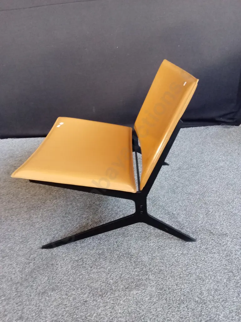 BRAND NEW ITALIAN LEATHER OCCASSIONAL CHAIR Image 1++