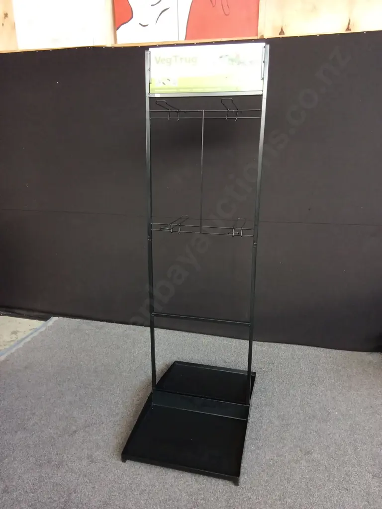 NEW VEGTRUG GARDENING STAND Image 1++