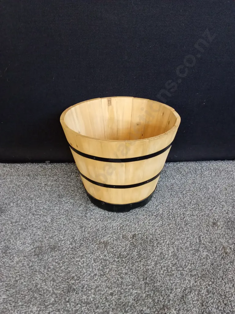 WOODEN PLANT POT Image 1++