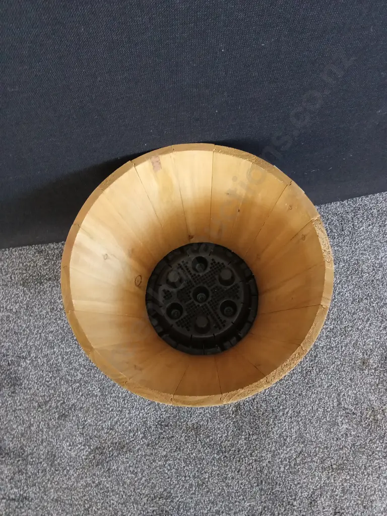 WOODEN PLANT POT Image 1++