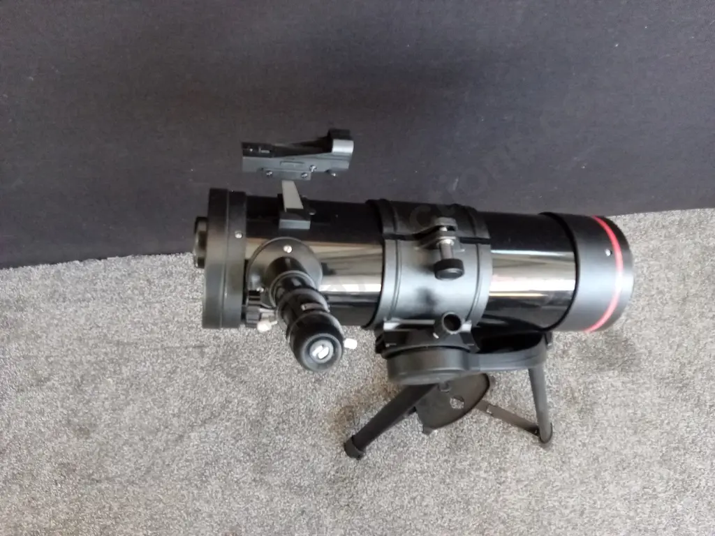 TASCO SPACE STATION REFLECTOR TELESCOPE AND TRIPOD Image 1++