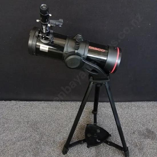 TASCO SPACE STATION REFLECTOR TELESCOPE AND TRIPOD
