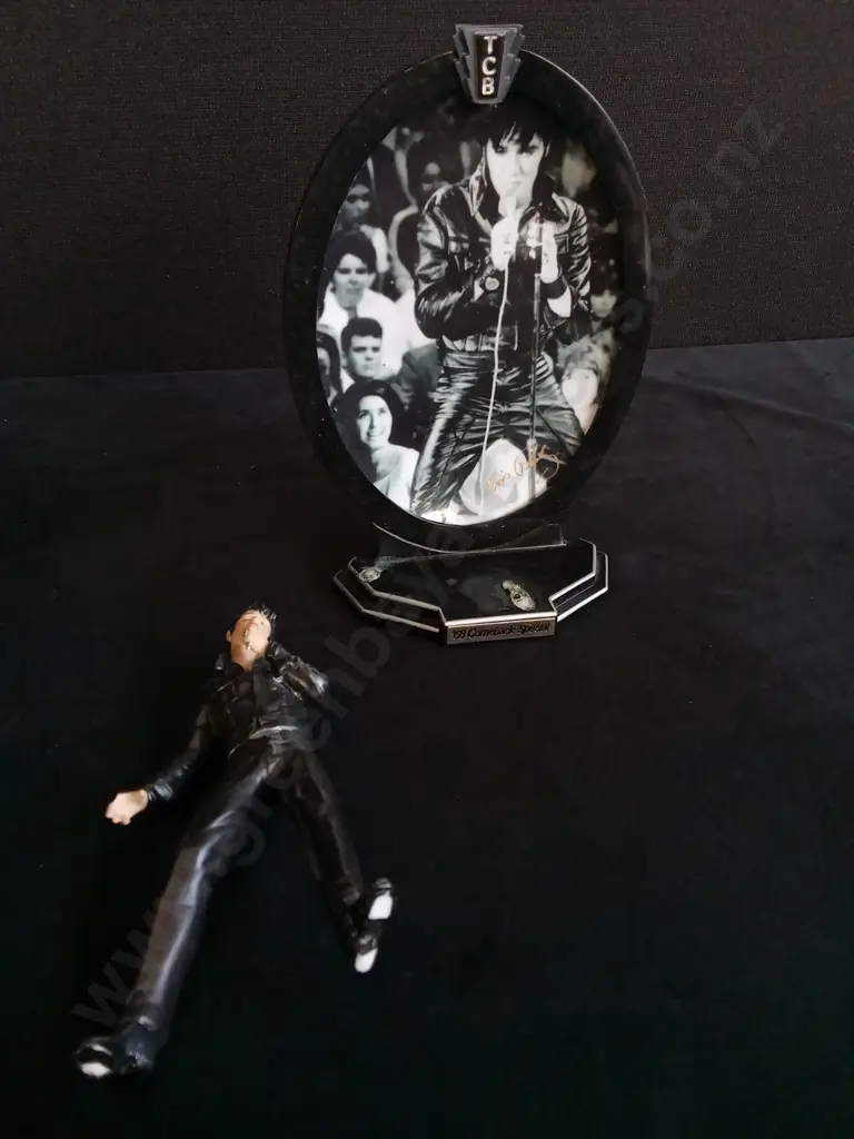 ELVIS FIGURINE DAMAGED Image 1++