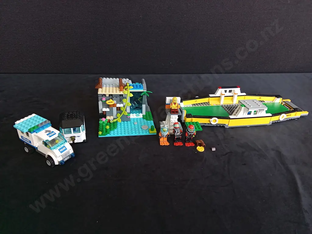 ASSORTED LEGO Image 1++