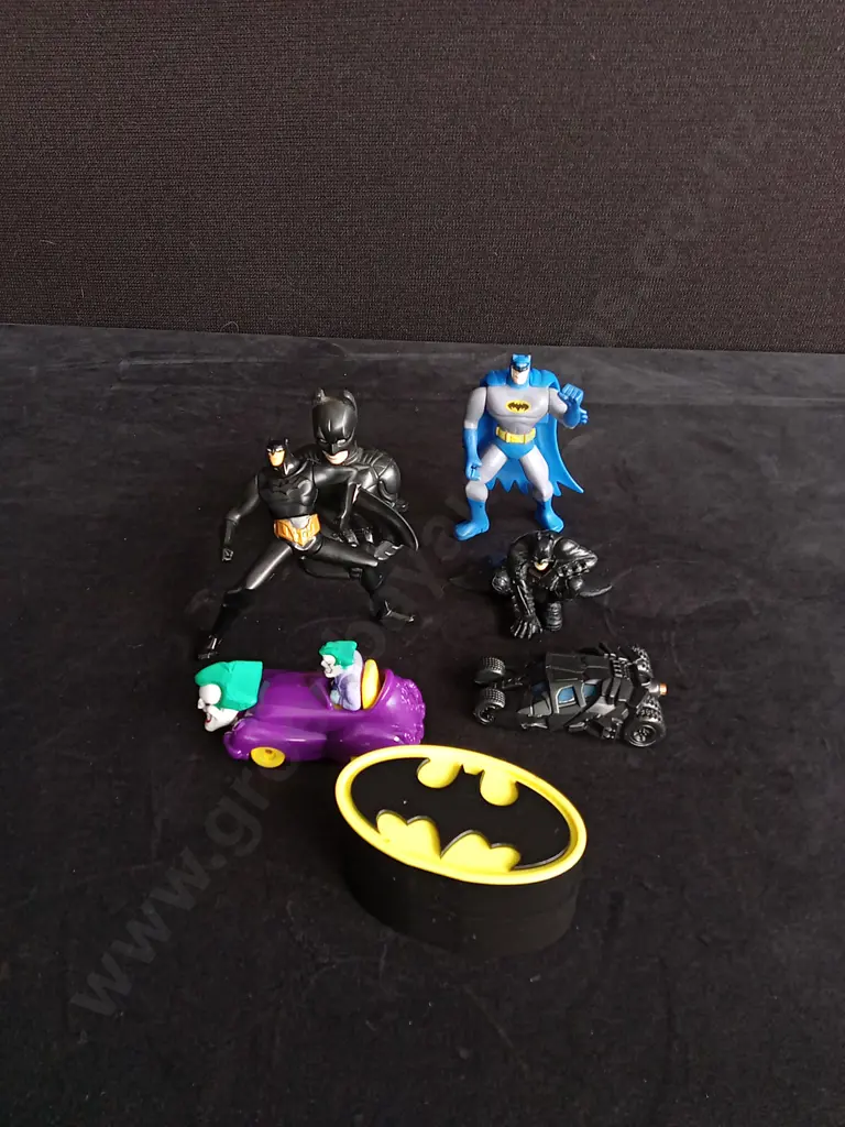 COLLECTION OF BATMAN TOYS Image 1++