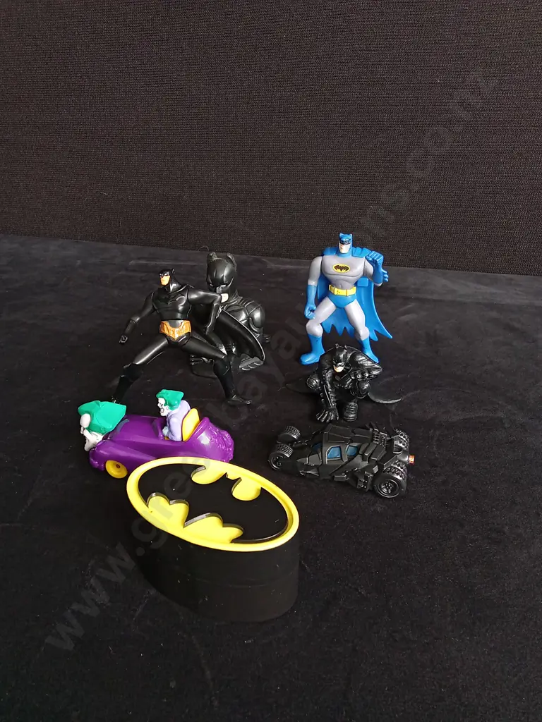 COLLECTION OF BATMAN TOYS Image 1++