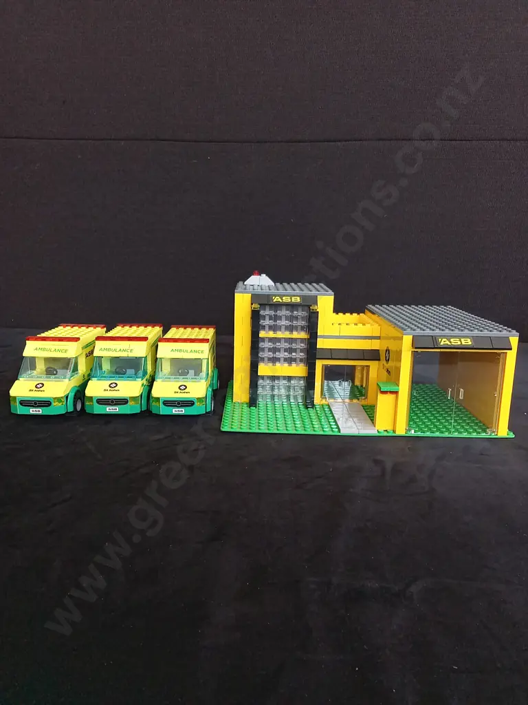 ST JOHN ASB LEGO AMBULANCE SET Image 1++