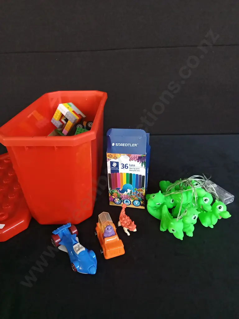 BOX OF LEGO AND OTHER TOYS Image 1++