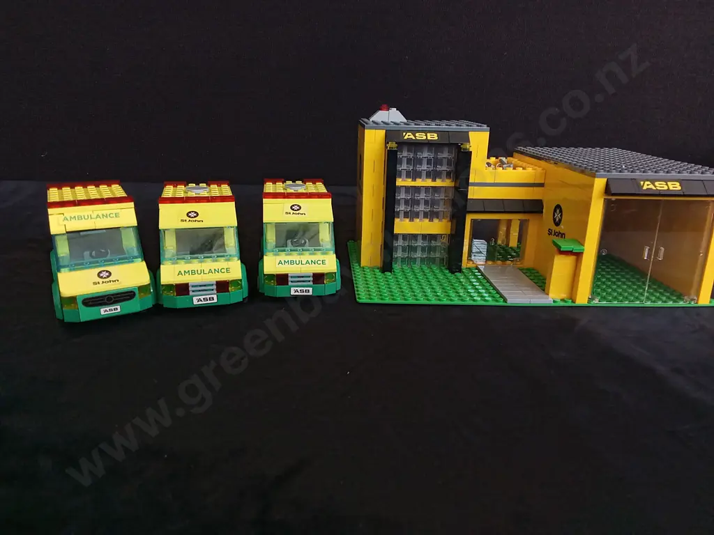 ST JOHN ASB AMBULANCE LEGO SET Image 1++