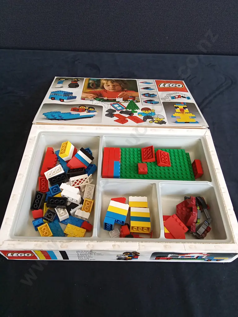 LEGO UNIVERSAL BUILDING SET 30 FROM 1976 Image 1++