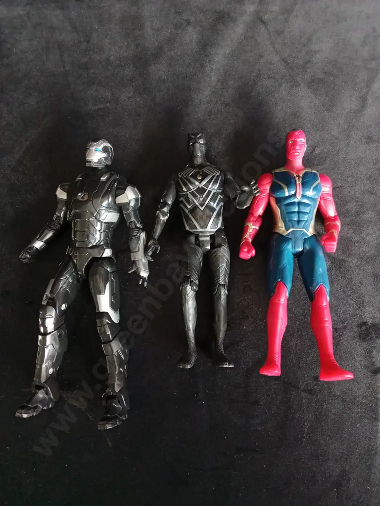 3 MARVEL FIGURINES Image 1++