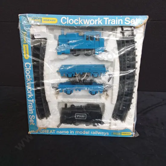 TRI-ANG HORNBY CLOCKWORK TRAIN SET