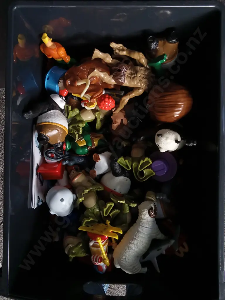 PLASTIC DRAWERS FULL OF TOYS Image 1++