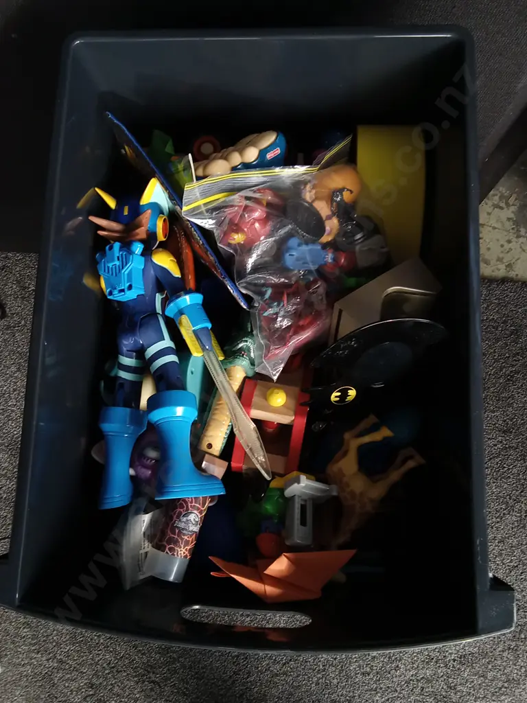 PLASTIC DRAWERS FULL OF TOYS Image 1++